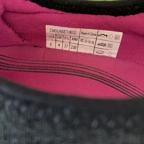 Vionic Mary Jane in black and purple - Picture 3 of 3